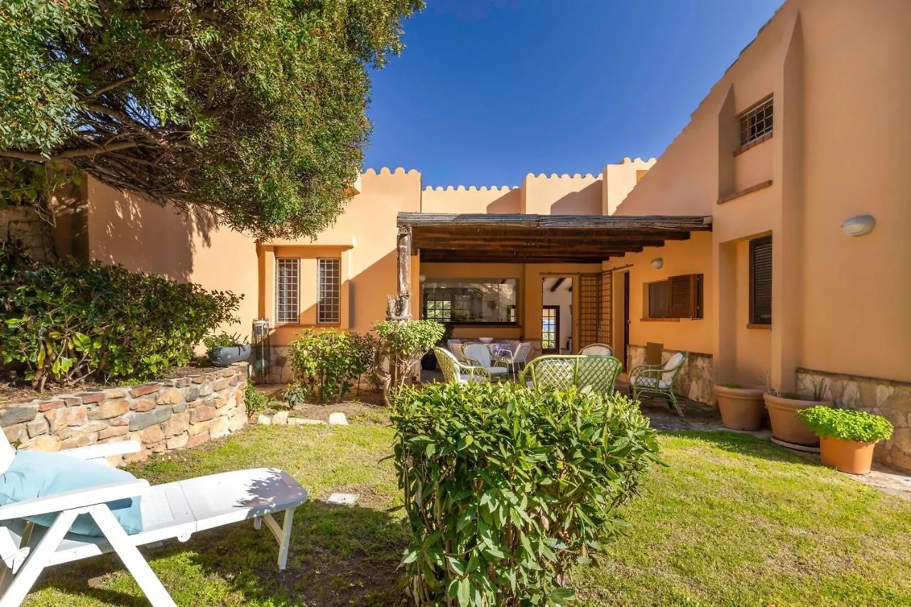 Villa Corallo - Free Wifi - 1Km From The Beach ヴィッラシミーウス 0*,  イタリア